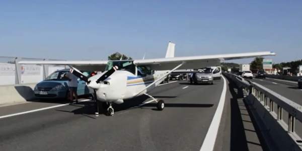 Un avion de tourisme se pose d'urgence sur une rocade